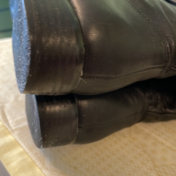 StJohns Bay women’s boots upper leather. Great condition inside and out. - Picture 6 of 12